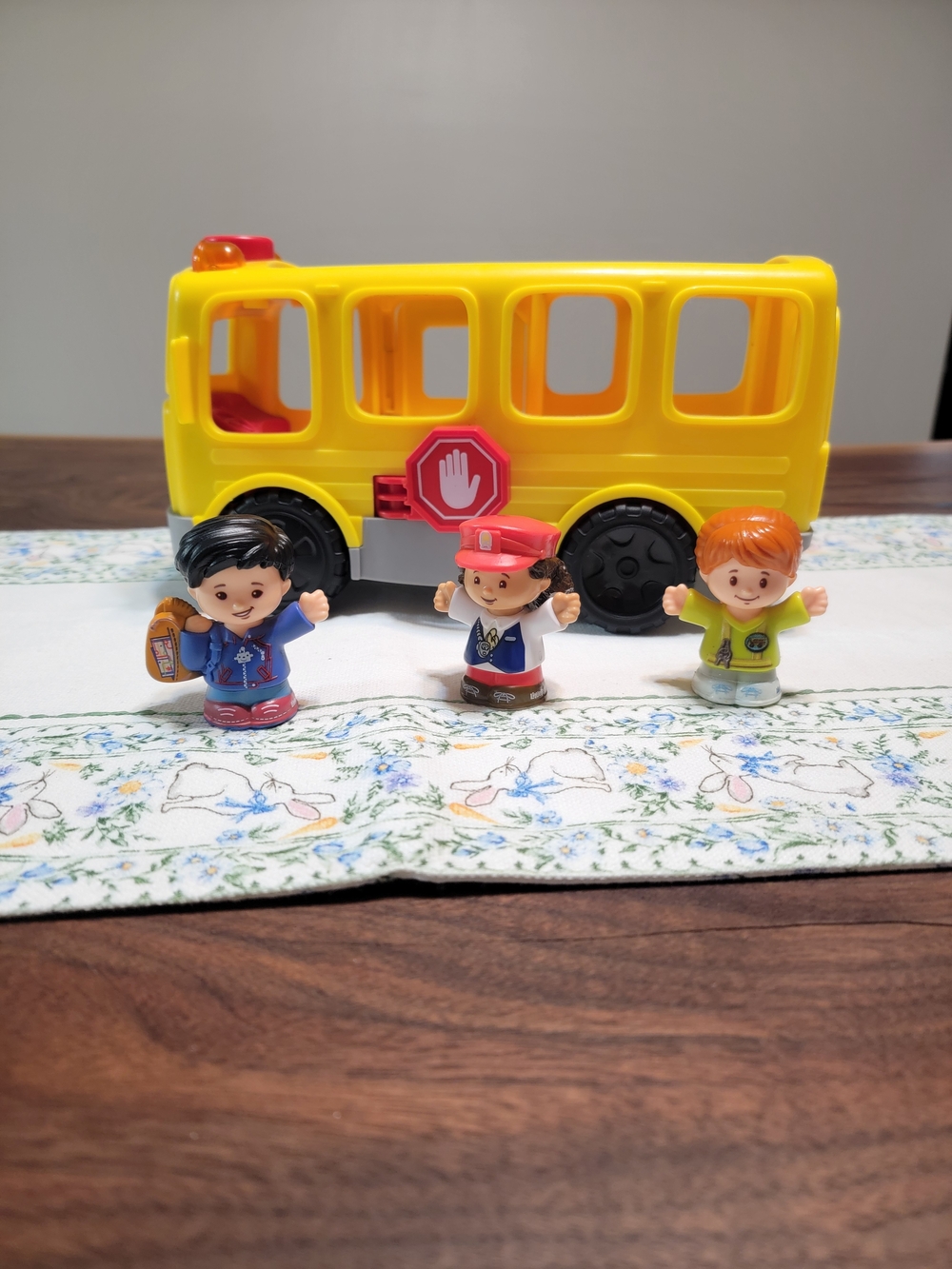 Little People Lights And Sounds School Bus with 3 Figures